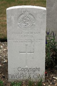 St. Sever Cemetery Extension Rouen - Fitze, James