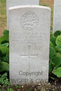 St. Sever Cemetery Extension Rouen - Flintham, W