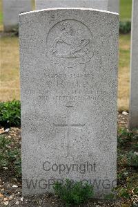 St. Sever Cemetery Extension Rouen - Foulkes, E