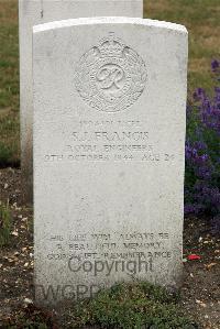 St. Sever Cemetery Extension Rouen - Francis, Stanley James