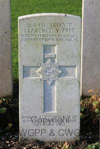 St. Sever Cemetery Extension Rouen - Free, Clarence Victor