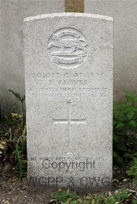 St. Sever Cemetery Extension Rouen - Glover, E