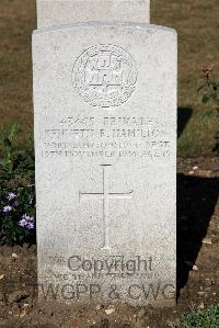 St. Sever Cemetery Extension Rouen - Hamilton, Kenneth Robert