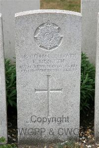 St. Sever Cemetery Extension Rouen - Hesketh, Edward
