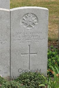 St. Sever Cemetery Extension Rouen - Hickmott, E