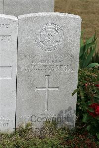 St. Sever Cemetery Extension Rouen - Hinchley, Leonard