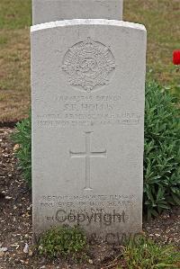 St. Sever Cemetery Extension Rouen - Hollis, Stanley Frederick