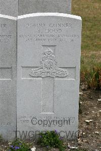 St. Sever Cemetery Extension Rouen - Hood, Thomas