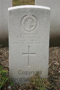 St. Sever Cemetery Extension Rouen - Howell, Philip Edwin Alfred