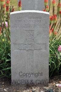 St. Sever Cemetery Extension Rouen - Hughes, W R