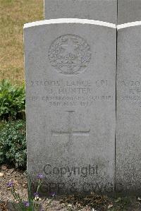 St. Sever Cemetery Extension Rouen - Hunter, J