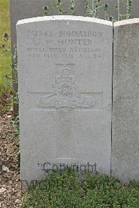 St. Sever Cemetery Extension Rouen - Hunter, J W
