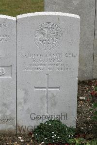 St. Sever Cemetery Extension Rouen - Jones, Reginald Gilbert
