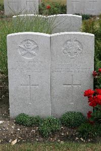 St. Sever Cemetery Extension Rouen - Jones, R
