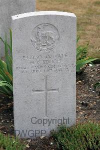 St. Sever Cemetery Extension Rouen - Kench, Henry Frederick