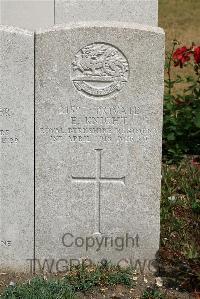 St. Sever Cemetery Extension Rouen - Knight, E