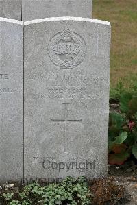 St. Sever Cemetery Extension Rouen - Knights, Rayner