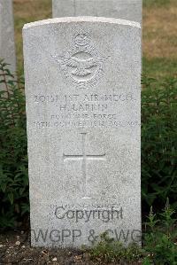 St. Sever Cemetery Extension Rouen - Larkin, H
