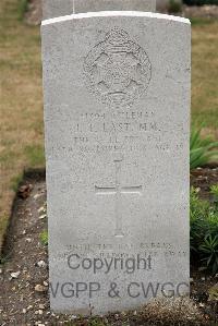 St. Sever Cemetery Extension Rouen - Last, J T