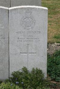 St. Sever Cemetery Extension Rouen - Lee, D