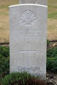 St. Sever Cemetery Extension Rouen - Lewis, David