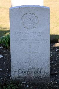 St. Sever Cemetery Extension Rouen - Lintott, Harry James