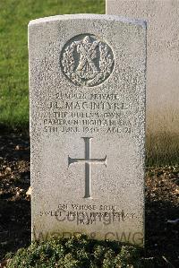 St. Sever Cemetery Extension Rouen - MacIntyre, John Ewen