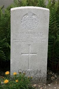 St. Sever Cemetery Extension Rouen - McDowall, L Z