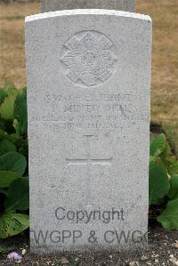 St. Sever Cemetery Extension Rouen - Minto, Thomas