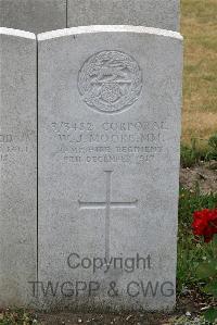 St. Sever Cemetery Extension Rouen - Moore, W J