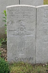 St. Sever Cemetery Extension Rouen - Moorhouse, E