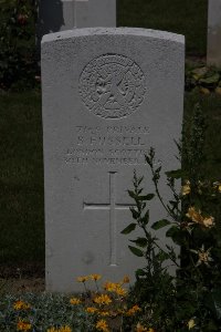 St. Venant Communal Cemetery - Fussell, B