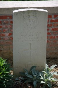 St. Venant Communal Cemetery - White, William George
