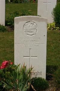 Templeux-Le-Guerard British Cemetery - Campbell, T
