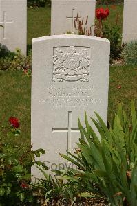 Templeux-Le-Guerard British Cemetery - Christian, H