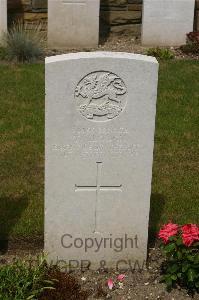 Templeux-Le-Guerard British Cemetery - Clough, Thomas
