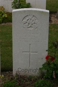 Templeux-Le-Guerard British Cemetery - Cox, F