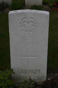 Templeux-Le-Guerard British Cemetery - Cunning, J