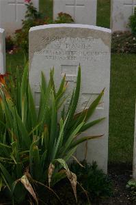 Templeux-Le-Guerard British Cemetery - Davies, C W