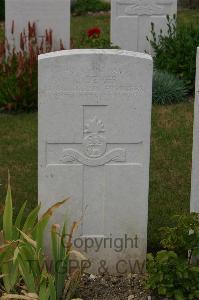 Templeux-Le-Guerard British Cemetery - Dever, C