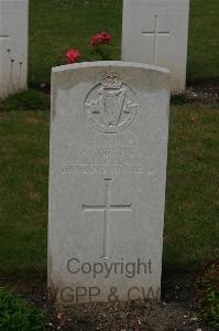 Templeux-Le-Guerard British Cemetery - Devine, W
