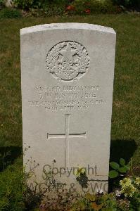 Templeux-Le-Guerard British Cemetery - Dinwoodie, D W