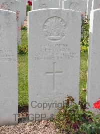 Templeux-Le-Guerard British Cemetery - Dolan, John James Bernard