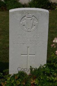 Templeux-Le-Guerard British Cemetery - Dunbar, Oliver Joseph