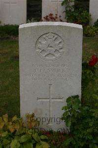 Templeux-Le-Guerard British Cemetery - Fenwick, H