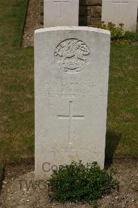 Templeux-Le-Guerard British Cemetery - Fletcher, H M