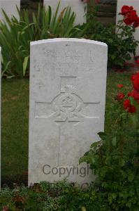 Templeux-Le-Guerard British Cemetery - Ford, Ernest