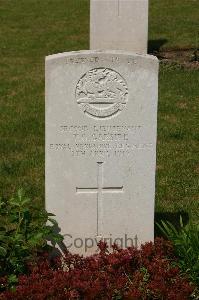 Templeux-Le-Guerard British Cemetery - Garside, T O
