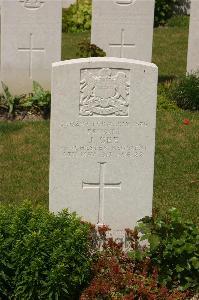 Templeux-Le-Guerard British Cemetery - Gee, Joseph