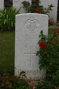 Templeux-Le-Guerard British Cemetery - Gibson, R
